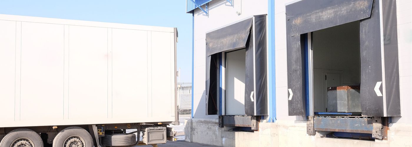 Comparing Dock Shelters vs Dock Seals For Warehouses