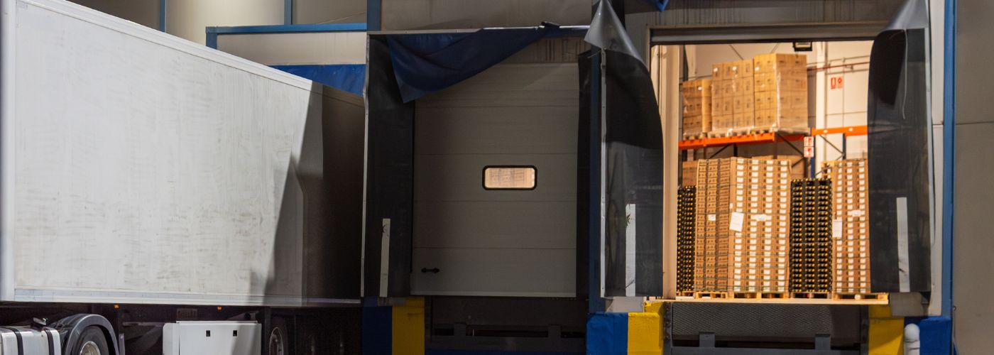 Main Differences Between Hydraulic, Mechanical, and Air-Powered Dock Levelers